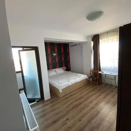 Hotel Harmony & *