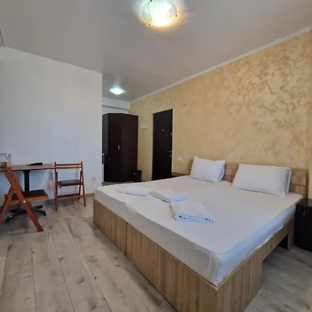 Hotel Harmony & *